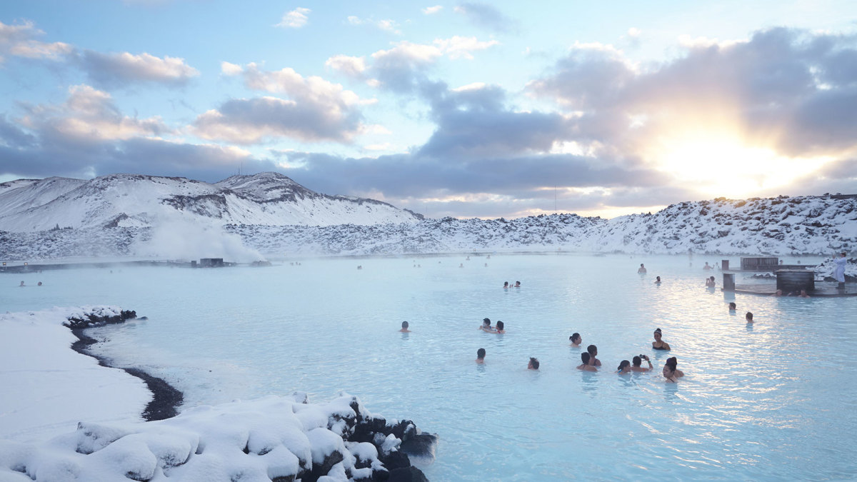 Waterfalls, Northern Lights, and the Blue Lagoon: The 4-Day Weekend in Iceland