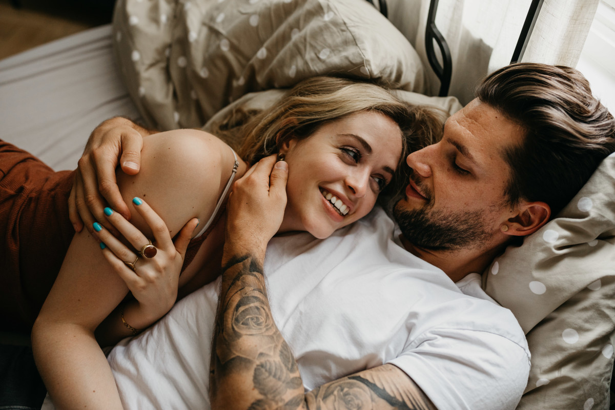 guy girl bed