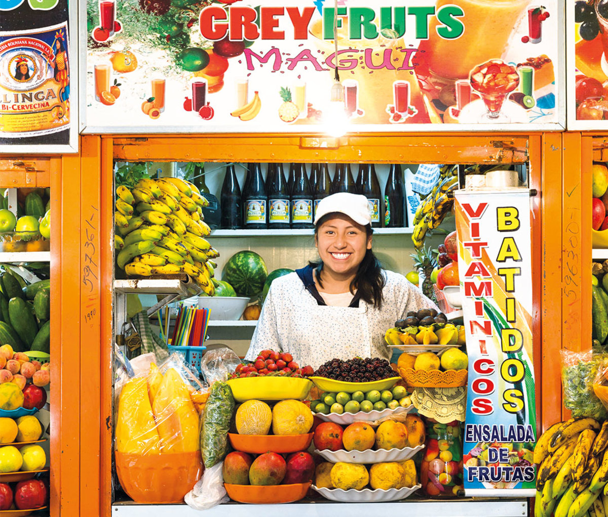 stands across La Paz