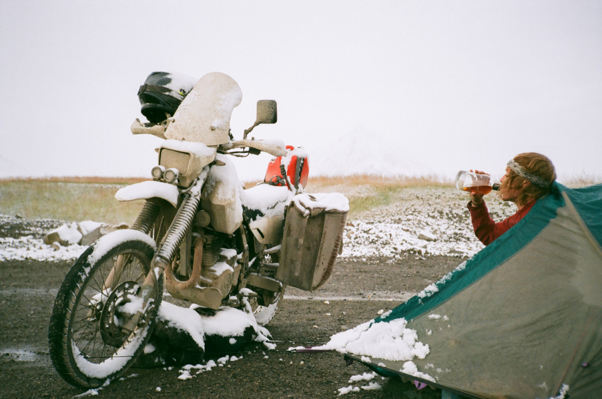 Moto Camping Snow