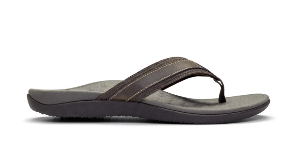 Hundreds Of Reviewers Claim These Are The Most Comfortable Sandals