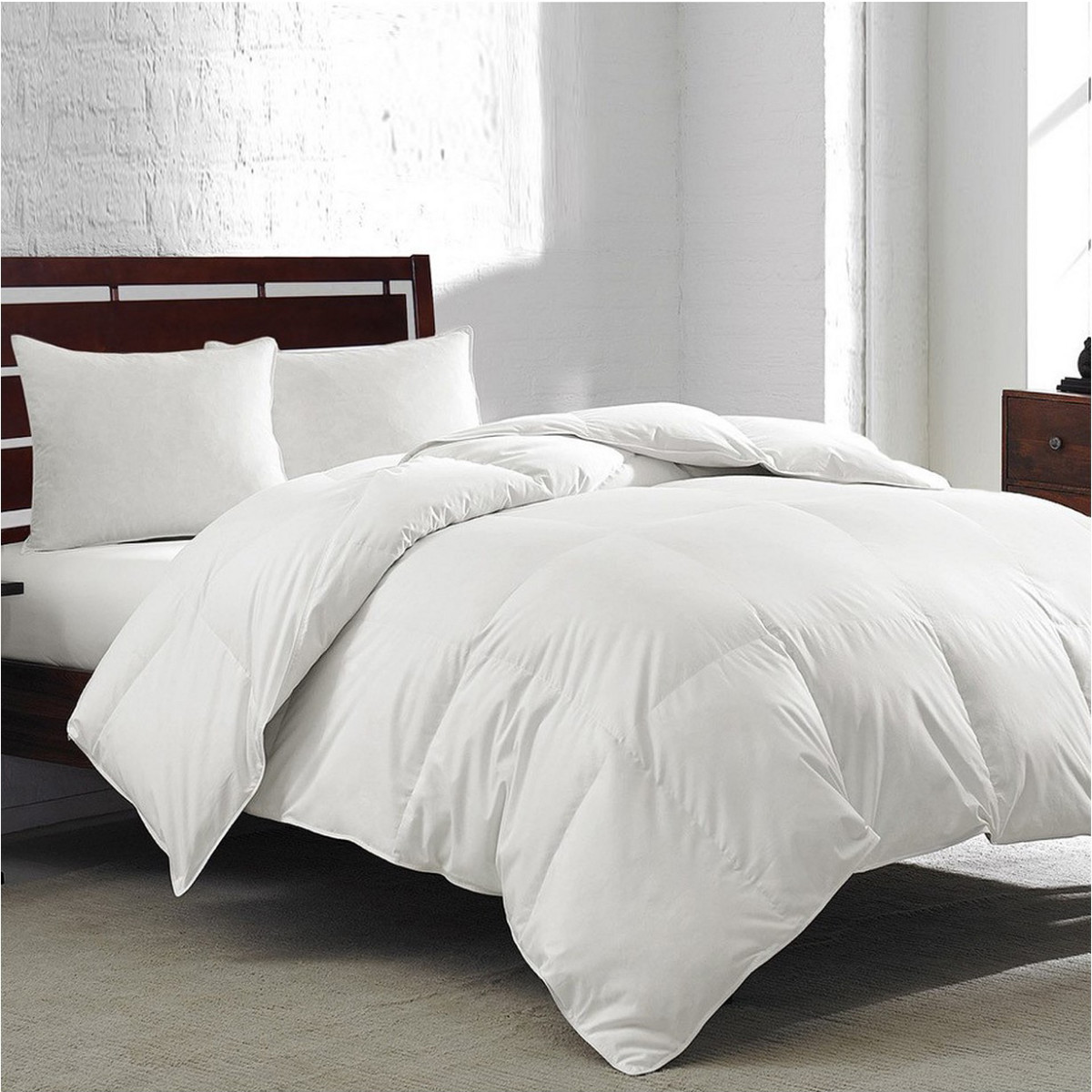 Royal Luxe White Goose Feather & Down 240-Thread Count Comforter