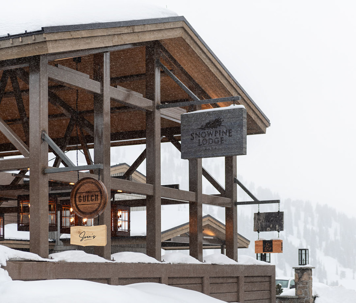 Snowpine Lodge