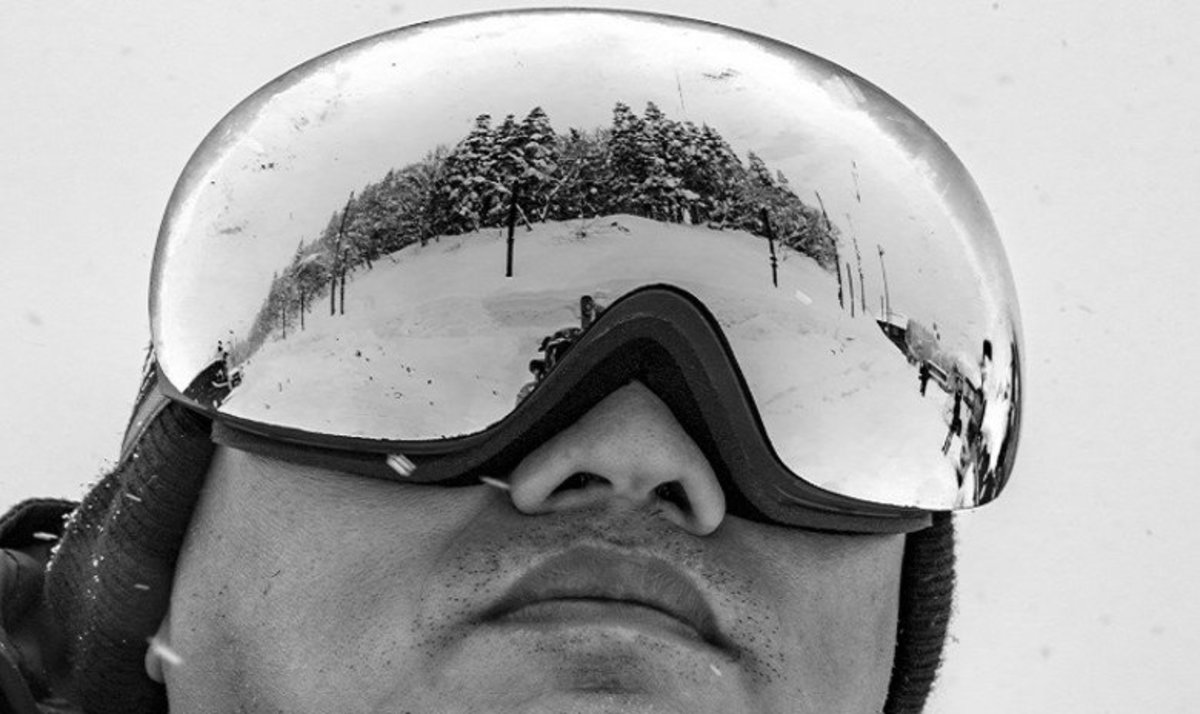 skiier goggles