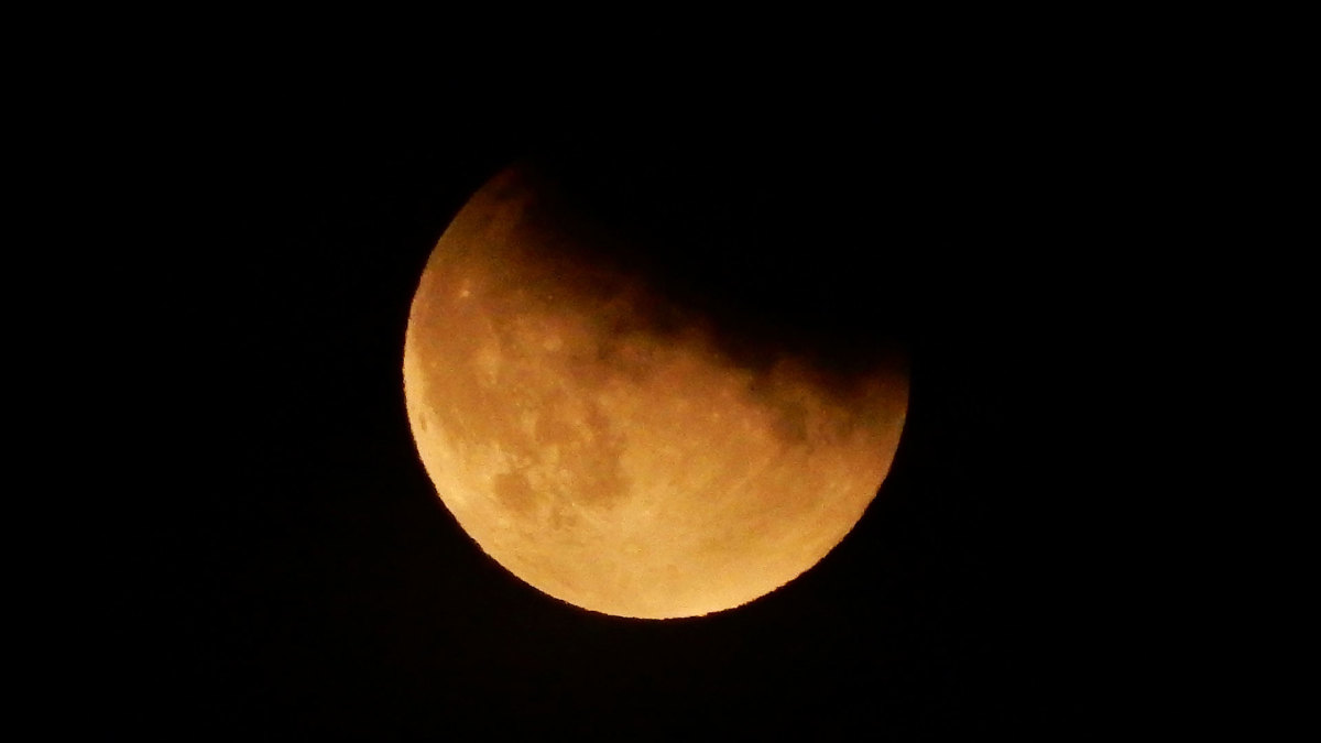 Lunar eclipse seen from London Bridge, UK - 16 Jul 2019 Lunar Eclipse Seen From London Bridge 16 Jul 2019