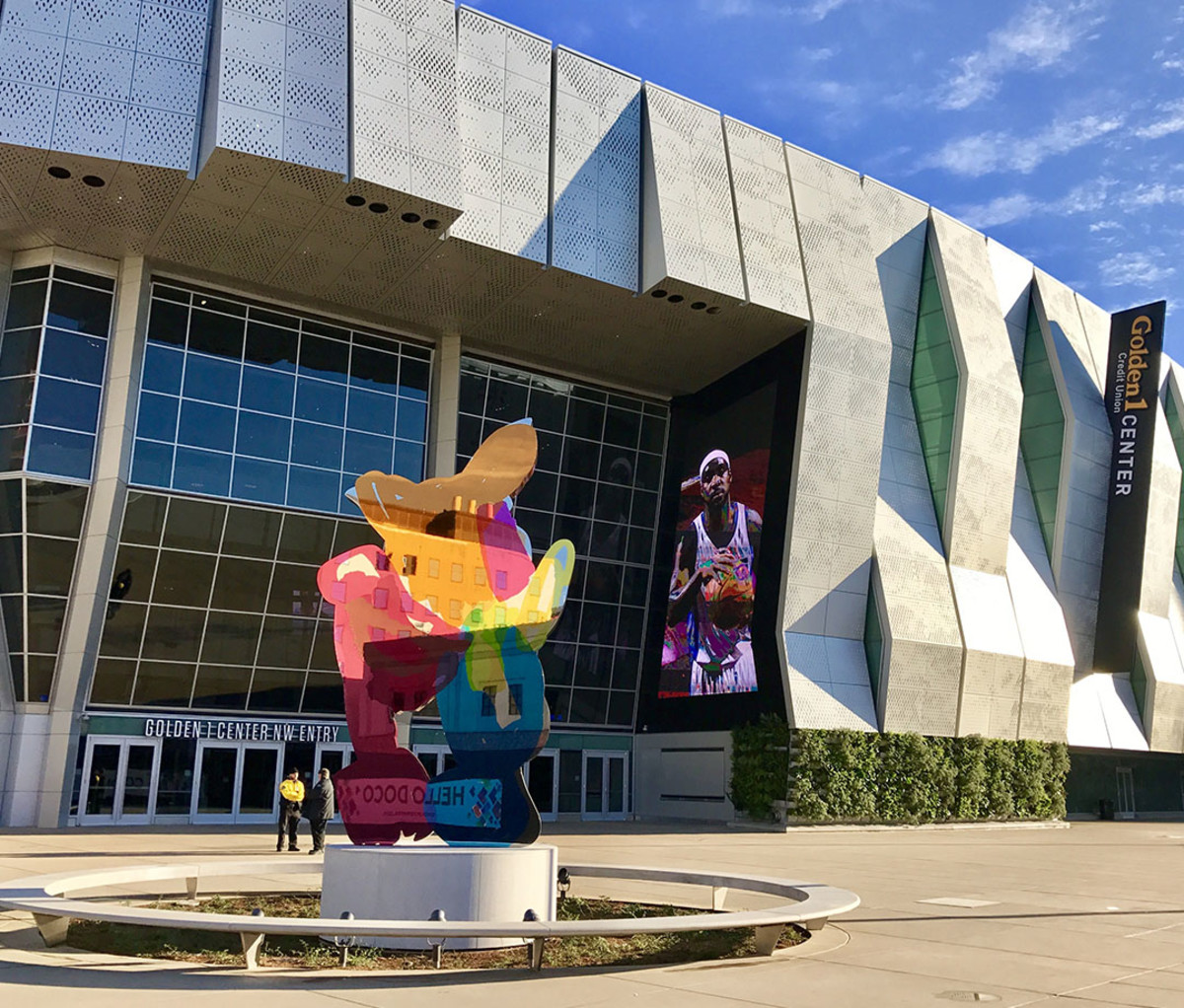 The Jeff Koons sculpture in front of the Golden 1 Center arena