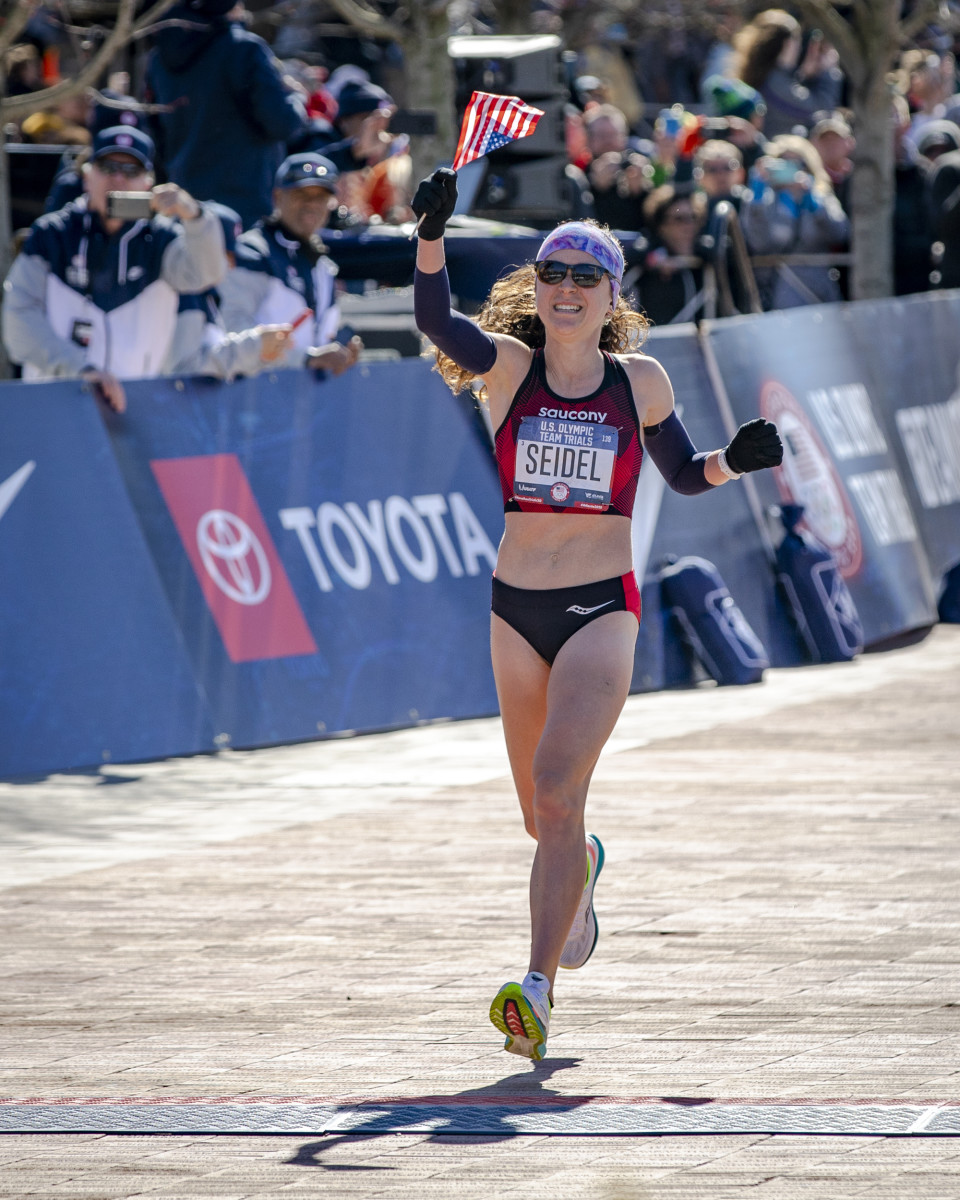 Molly Seidel running marathon