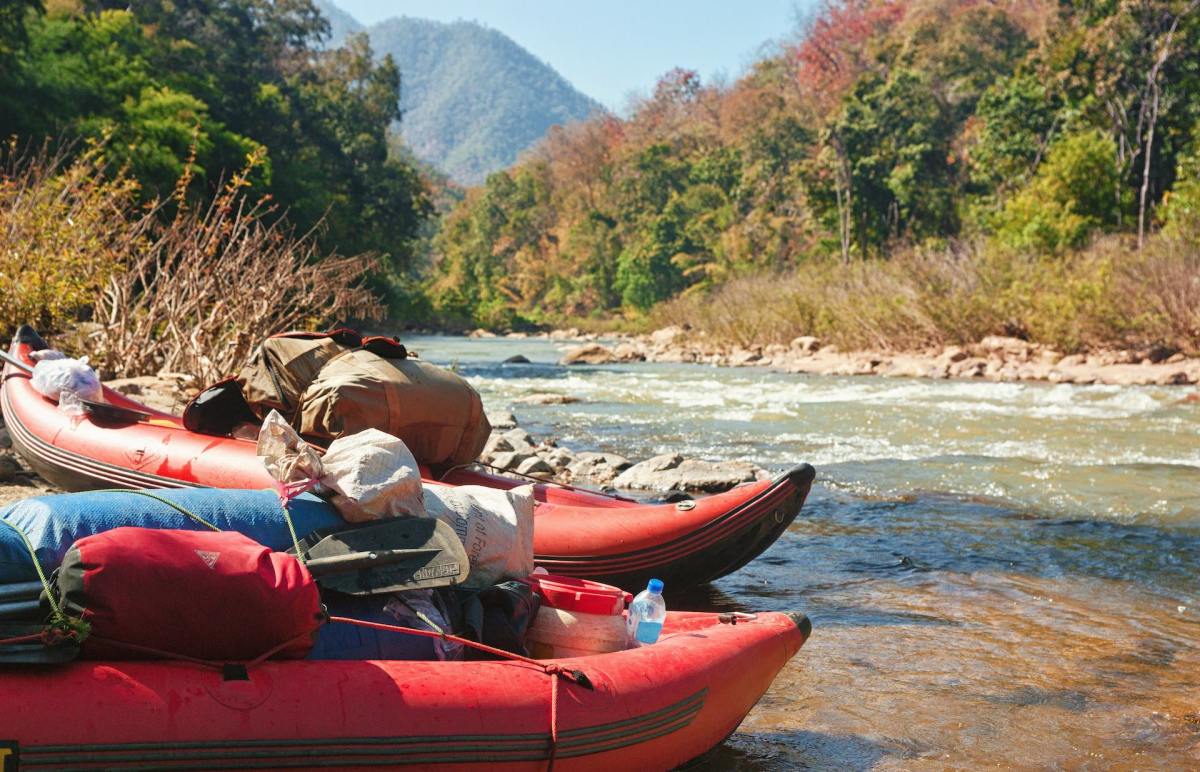 inflatable kayak tour mountain river
