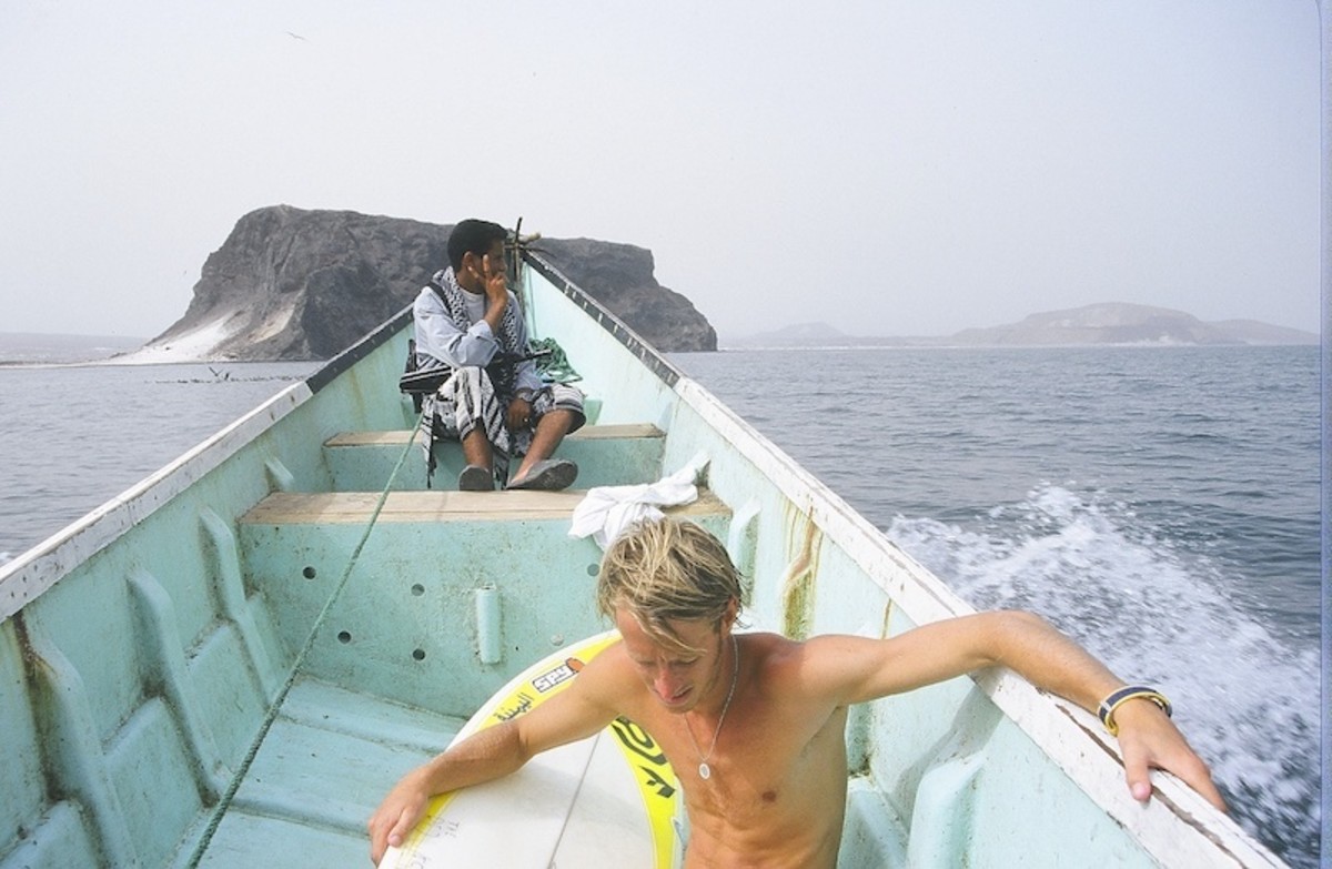 Hunting surf by boat, Bi'r Ali.