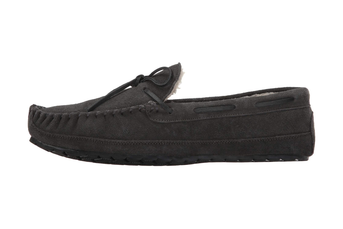 Minnetonka Casey Slippers