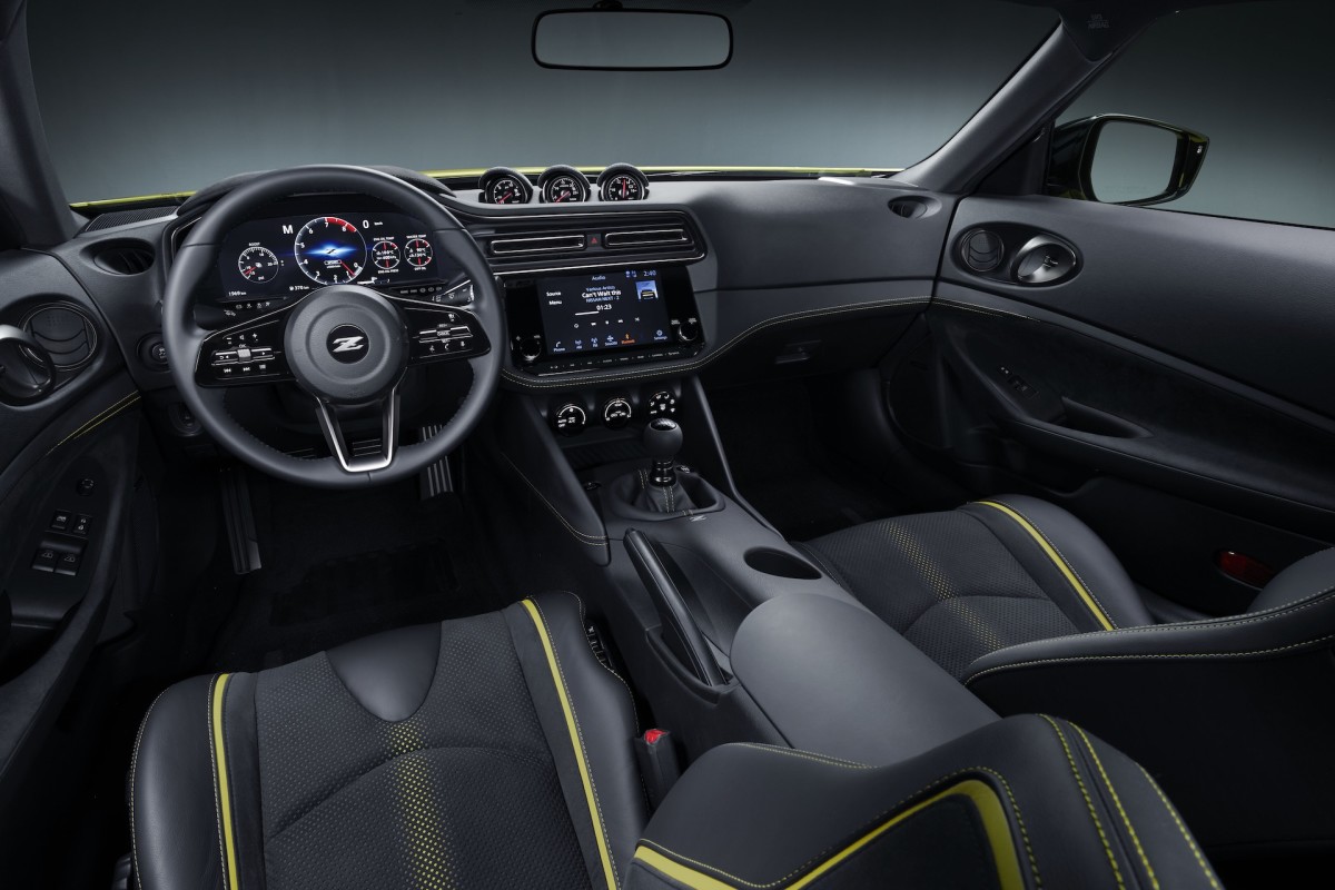 Nissan Z Proto 2021 coupe debut interior