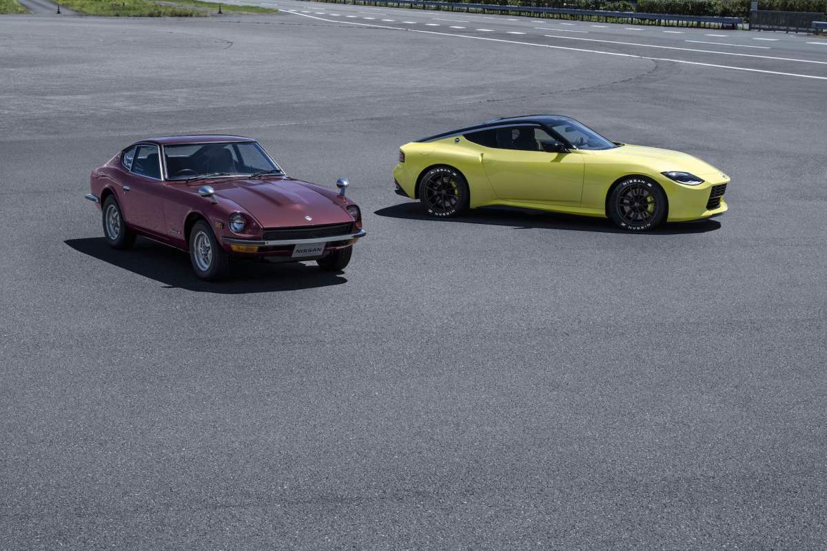 Nissan Z Proto 2021 coupe debut next to original