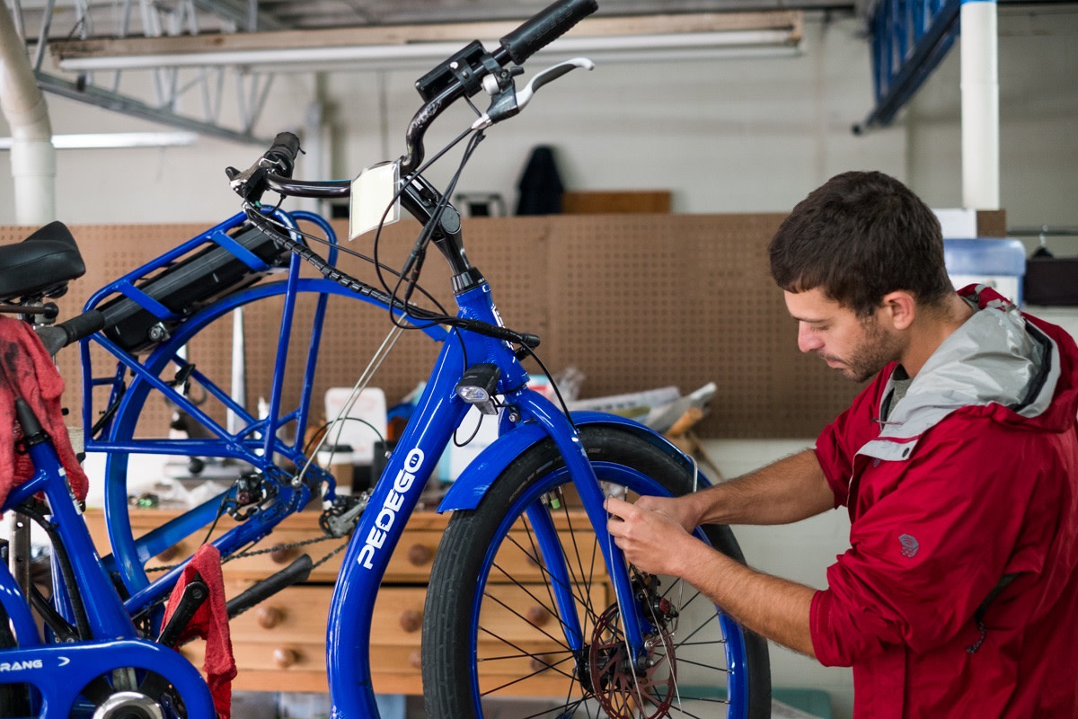 e-bike tour operator