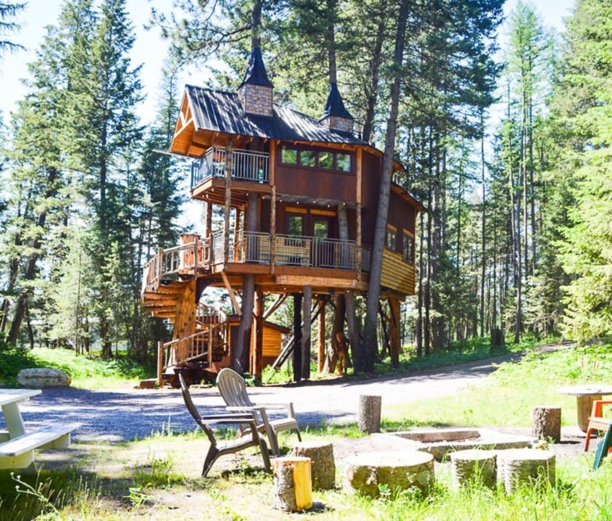 Meadowlark Treehouse at Montana Treehouse Retreat