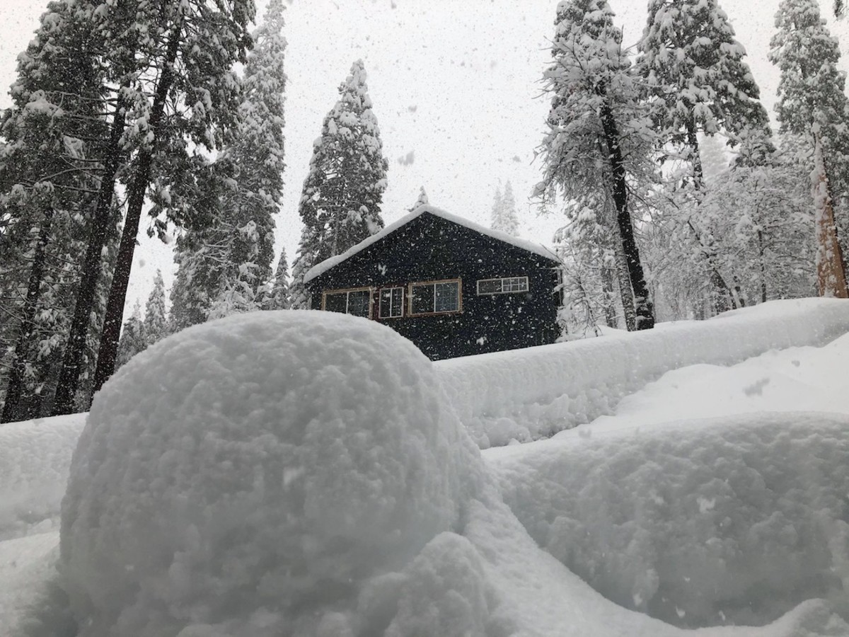 heavy snowfall in Sugar Pine