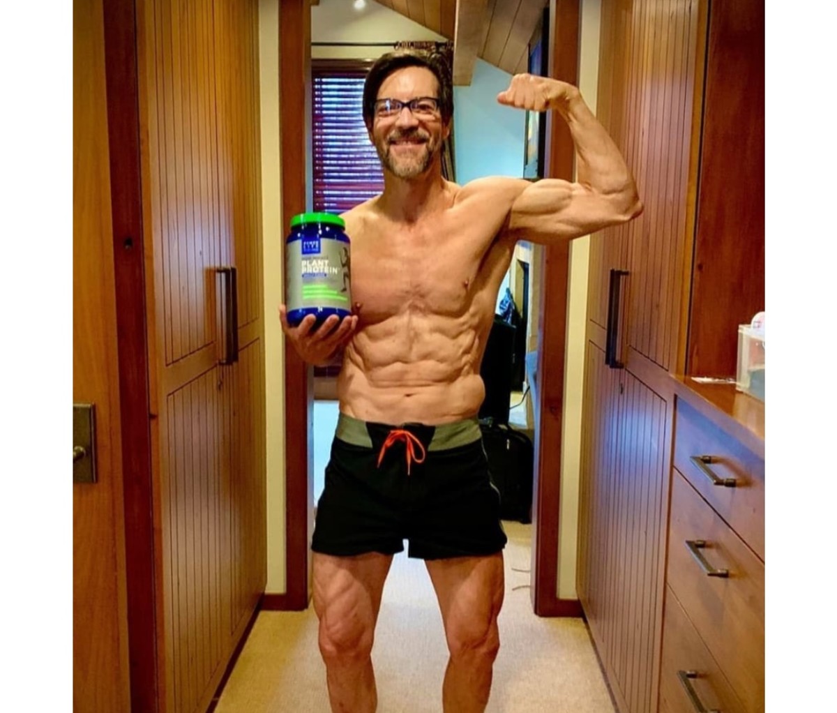 Tony Horton Flexing