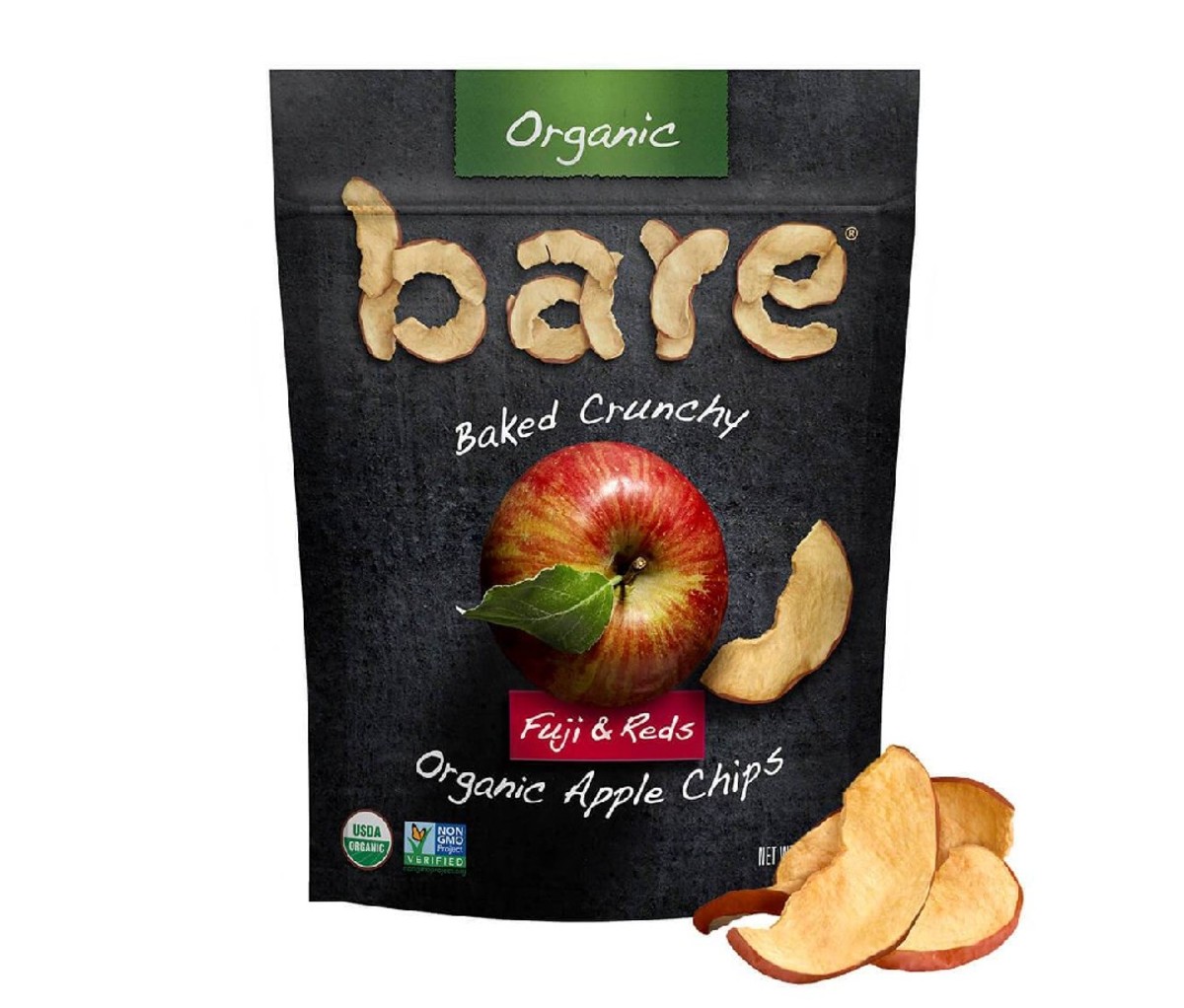 Een zakje met Bare Snacks Fuji & Reds Apple Chips.