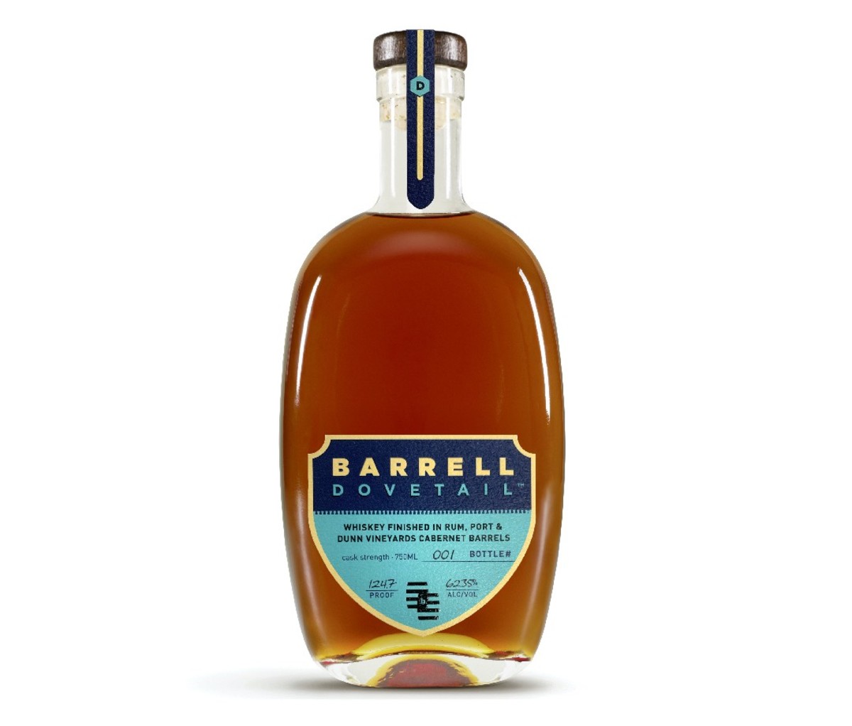 Een fles Barrell Dovetail bourbon/whiskey blend..