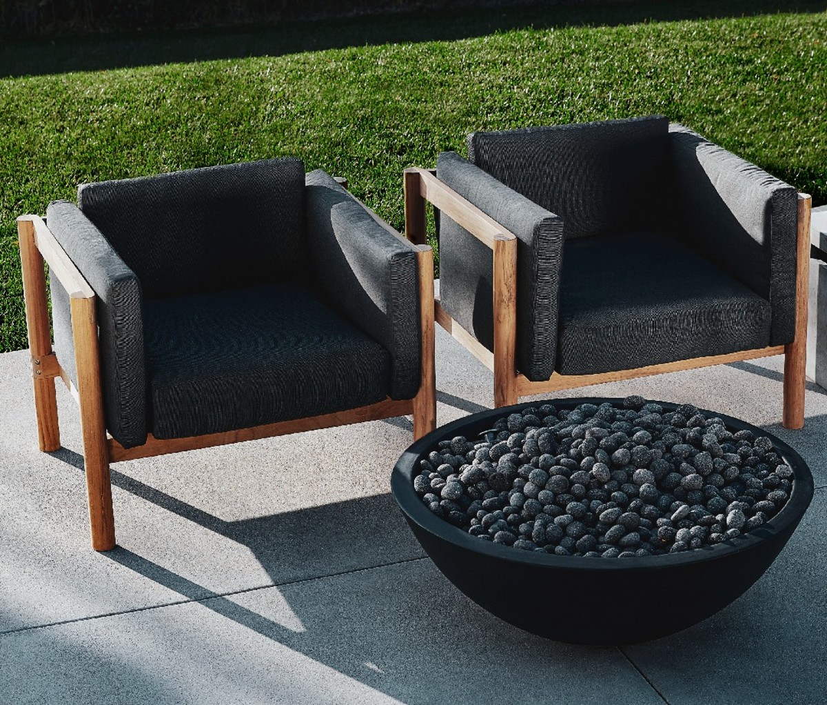 Best Backyard Upgrades For Summer Entertaining Furniture Tvs More - Berkley Jensen Patio Furniture Warranty