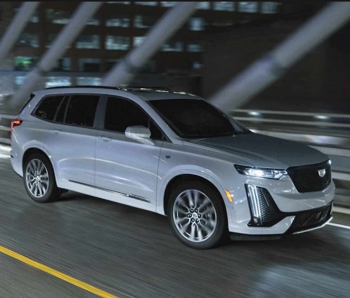 But an SUV of this size needs the 3.6-liter V6, which gets the XT6 to 60 mph in 7.3 seconds.