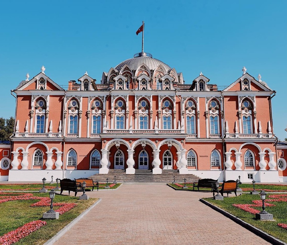 An exterior image of the Petroff Palace in Moscow, Russia