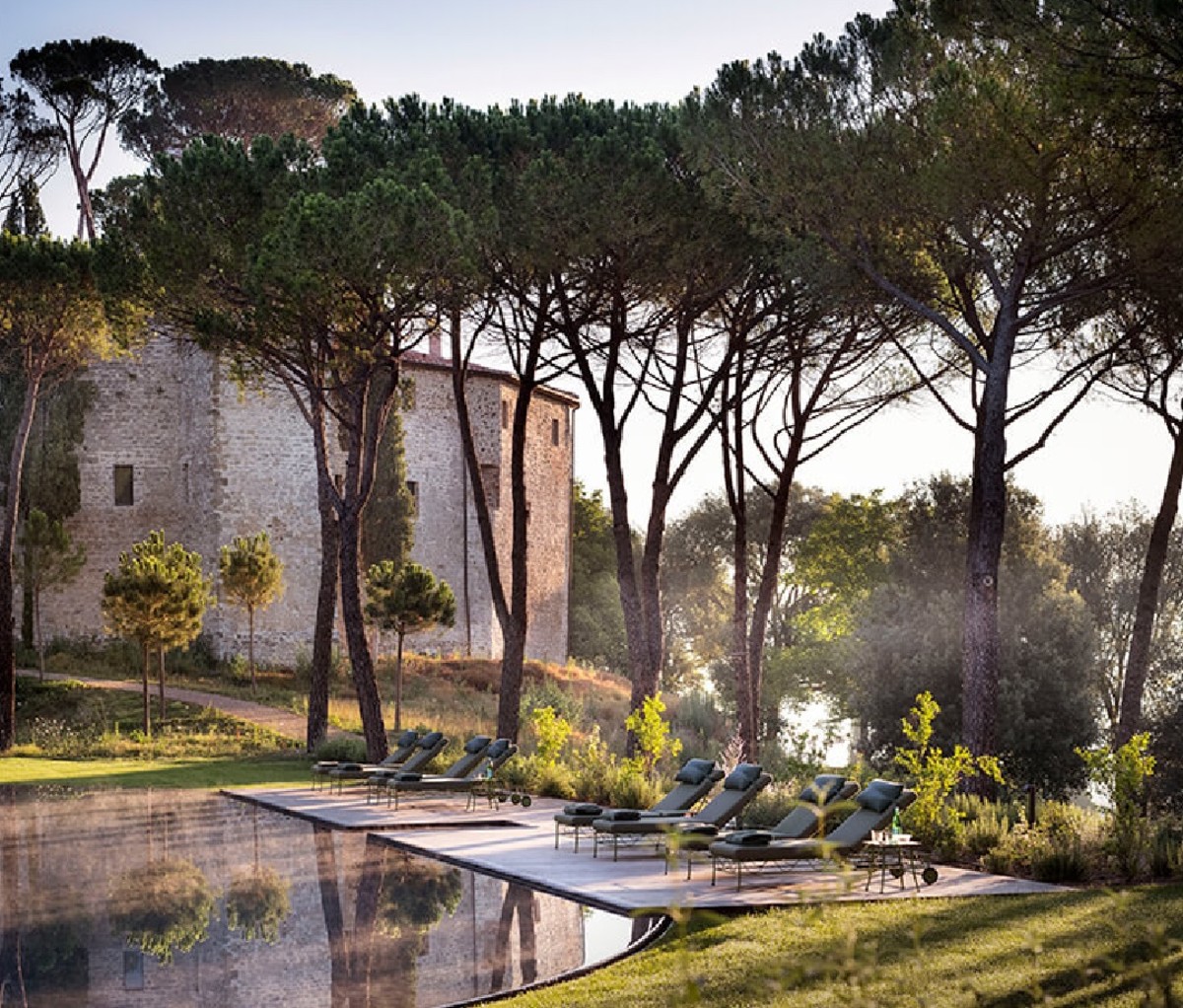 Visit one of these luxury hotels from around the world to enjoy a wonderful and wonderful experience.