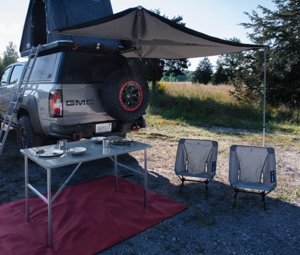 GMC's new Land Landing Concept is a more complex and versatile version of the GMC Canyon pickup truck.