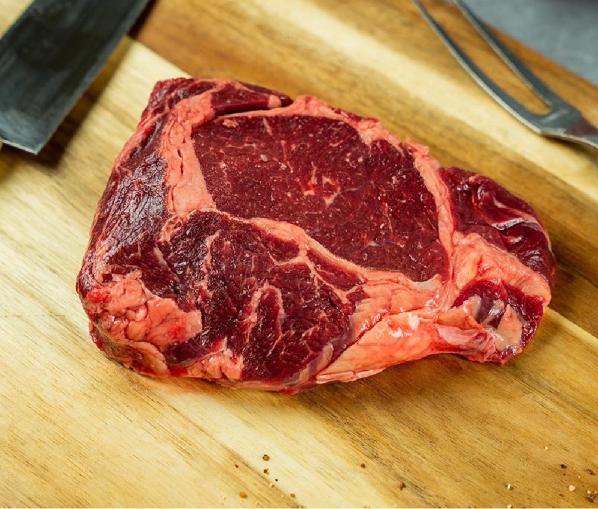 Choose the choicest cuts from these online grass-fed beef suppliers for your Labor Day grill fest.