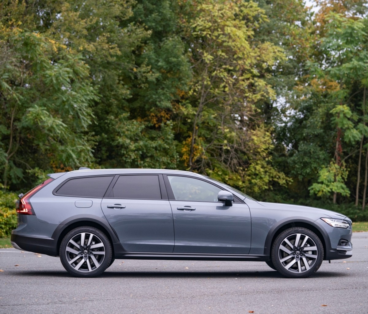 2021 Volvo V90 Cross Country parked in a parking lot with trees in the background