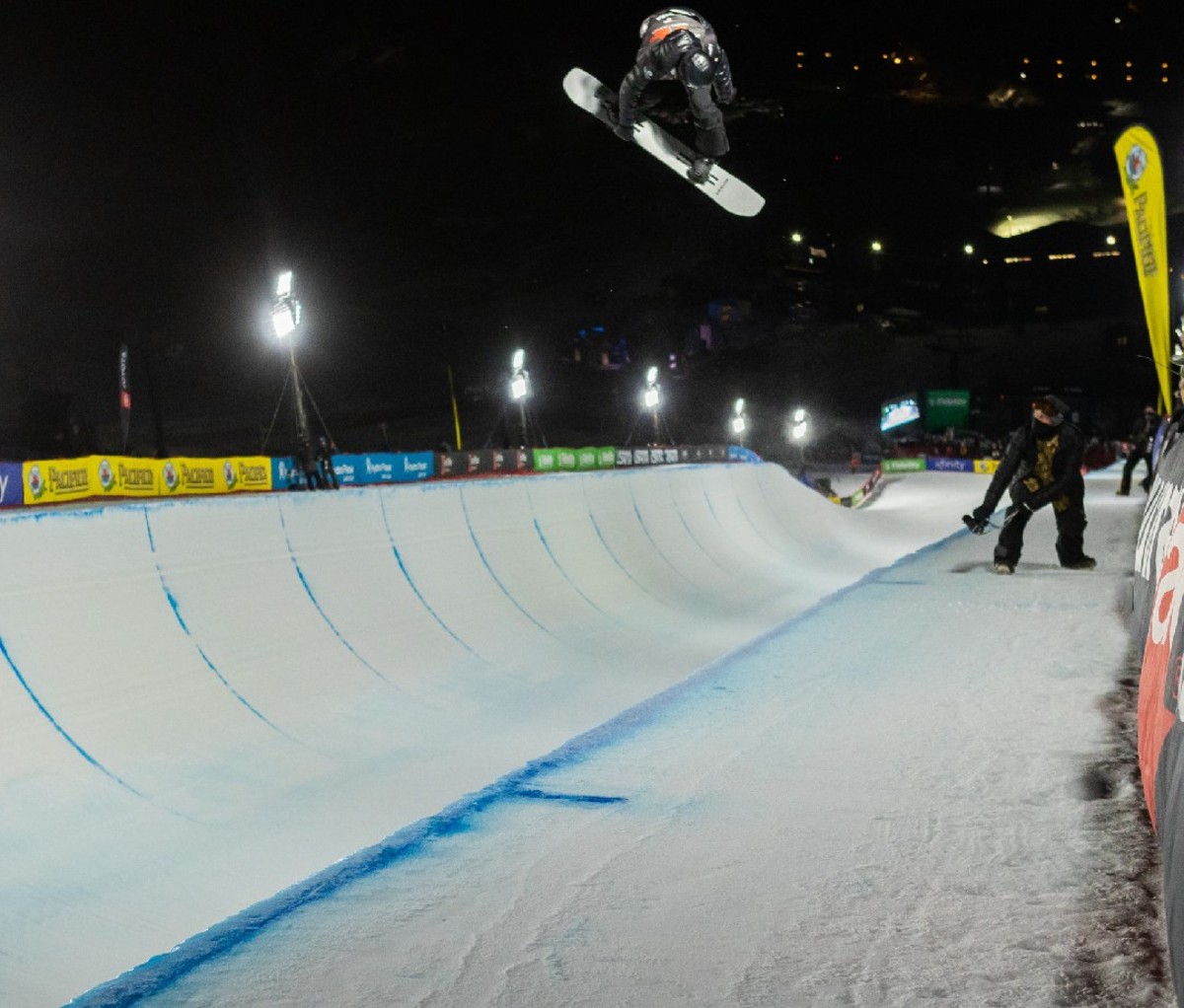 Shaun White in his first run in Qualifiers at Mammoth