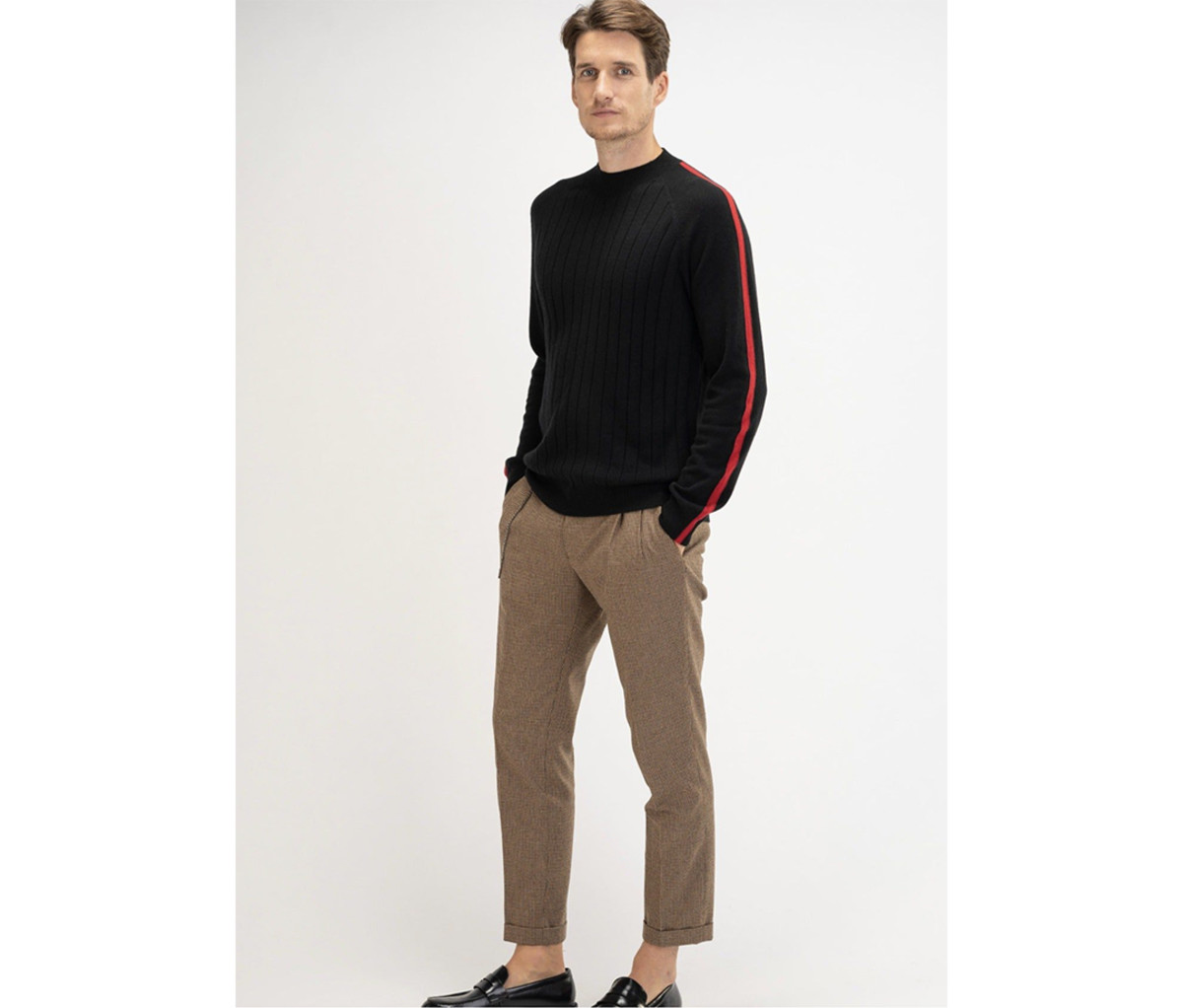 Color Tipped Crew Neck