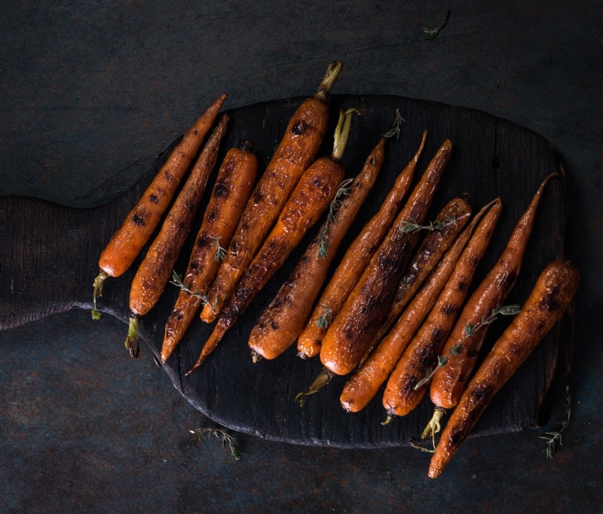 Ember-cooked carrots