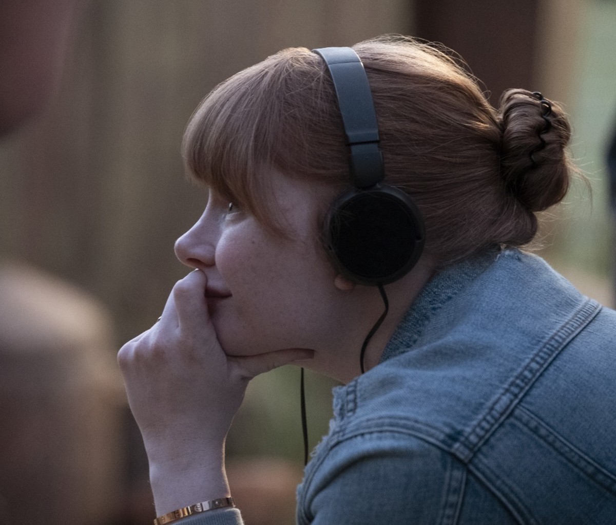Bryce Dallas Howard on the set of THE MANDALORIAN, exclusively on Disney+