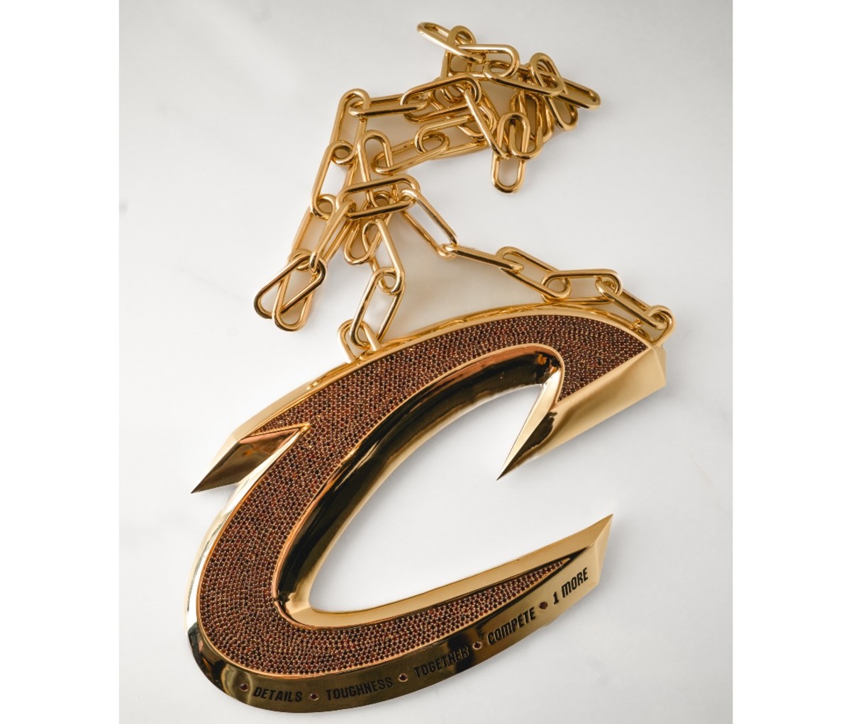 Cavaliers 'C' pendant