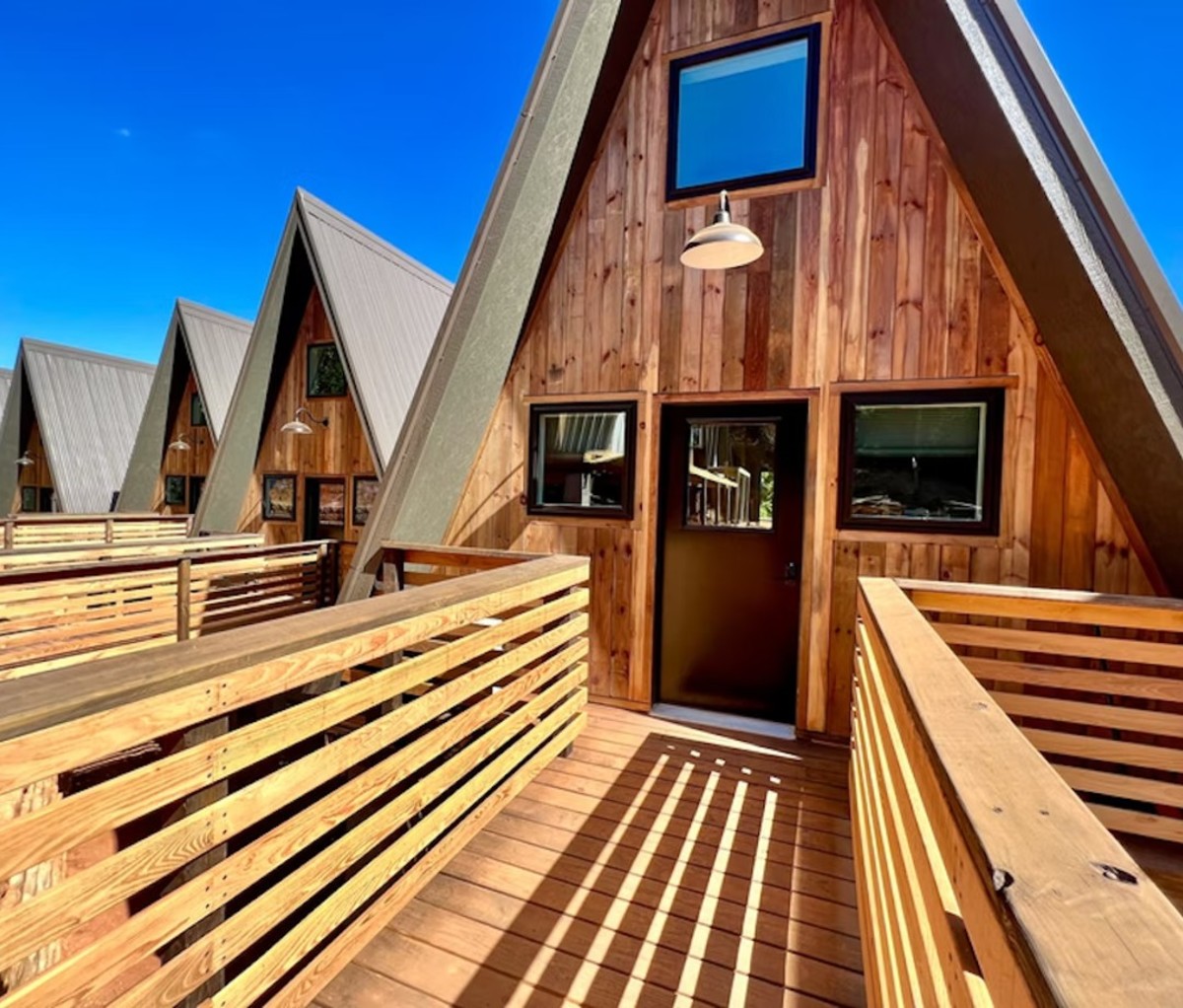 Wrong Way Lodge & Cabins