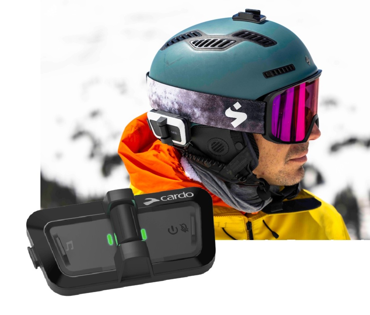 Cardo Packtalk Outdoor system attached to helmet
