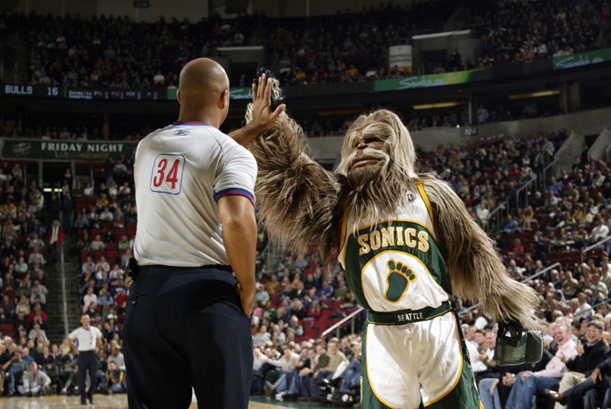 NBA ref Marc Davis and the Sonics mascot NBA ref Marc Davis and the Sonics mascot